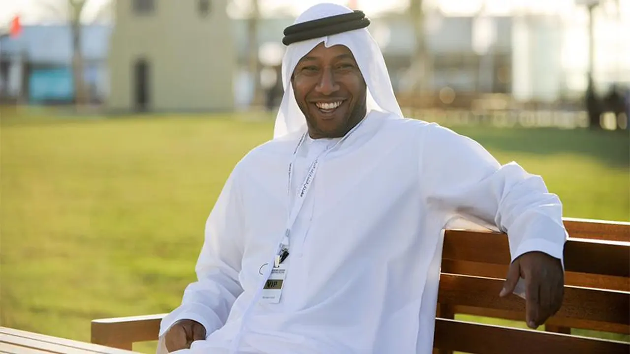 نجل أحمد سعيد: والدي يتلقى العلاج الطبيعي في المستشفى وحالته مستقرة